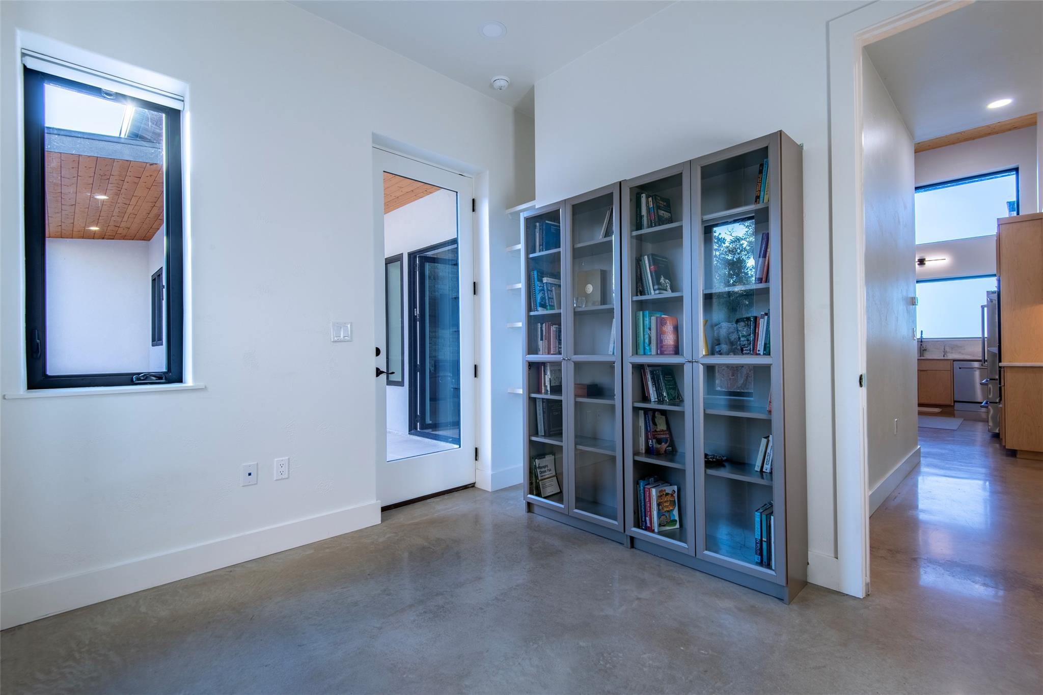 247 Peninsula Dr, Burnet, TX 78611