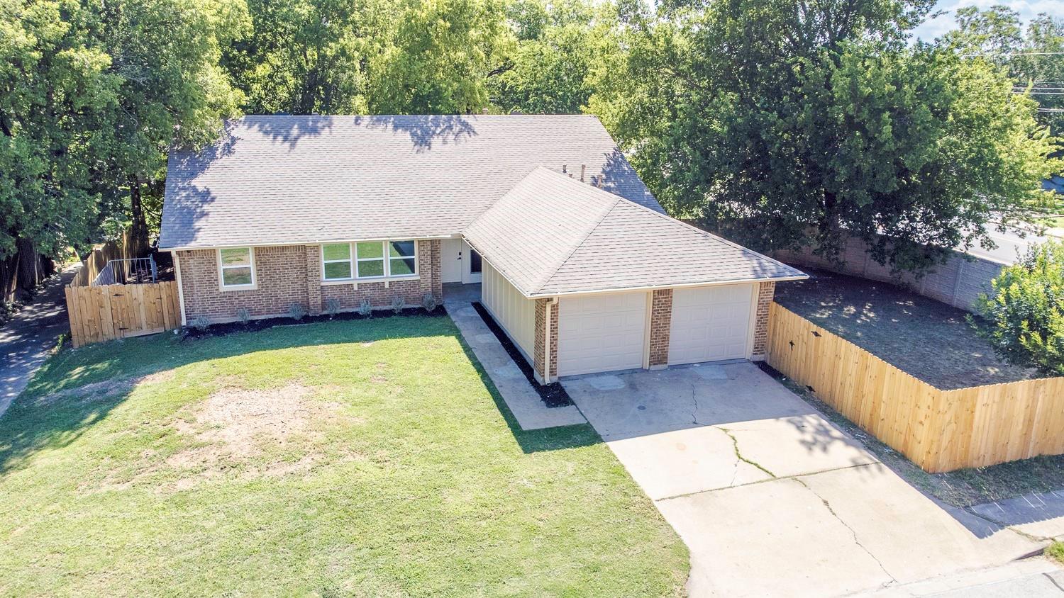 1800 Nicole Cir # A & B, Round Rock, TX 78664