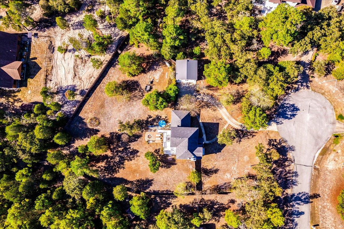 171 N Pin Oak Xing, Elgin, TX 78621