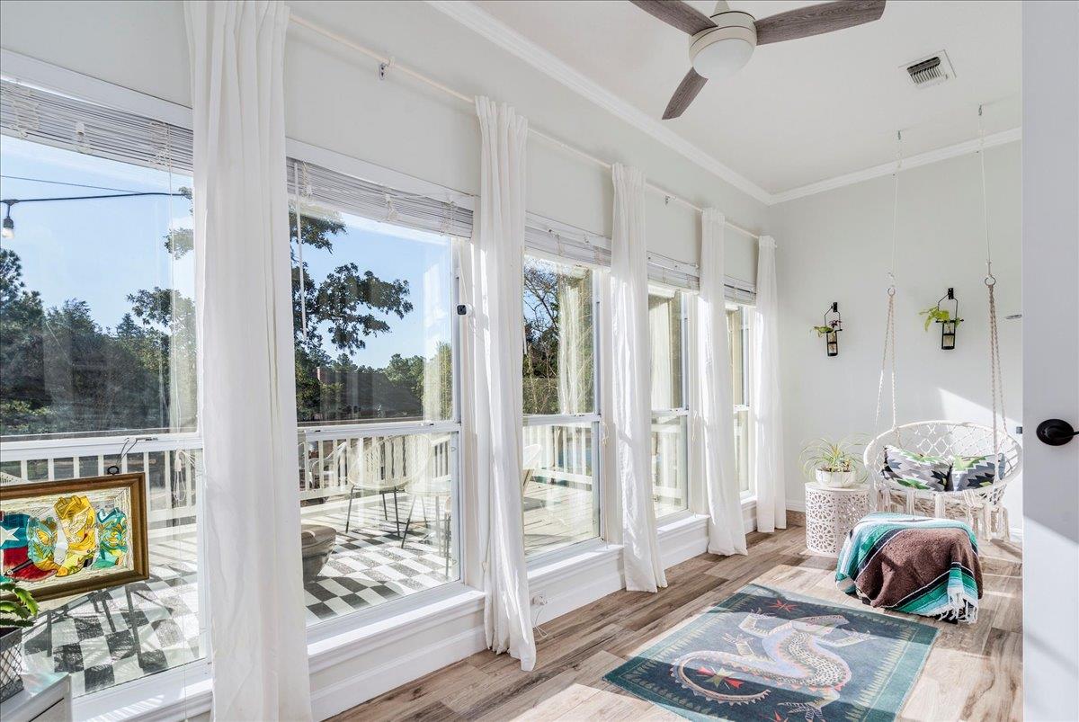 171 N Pin Oak Xing, Elgin, TX 78621