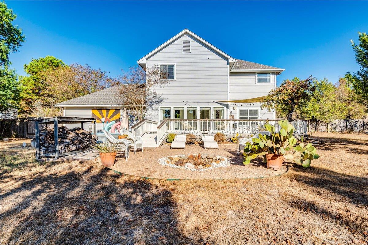 171 N Pin Oak Xing, Elgin, TX 78621