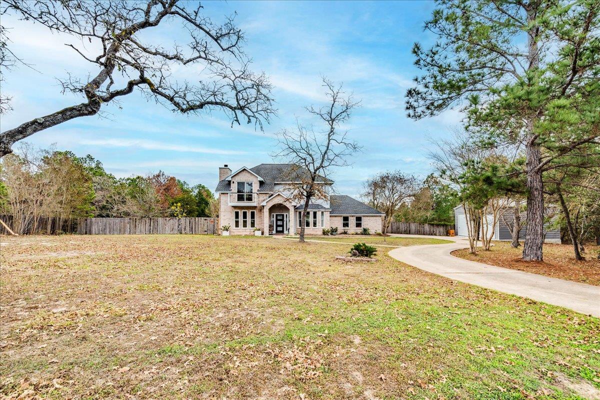 171 N Pin Oak Xing, Elgin, TX 78621