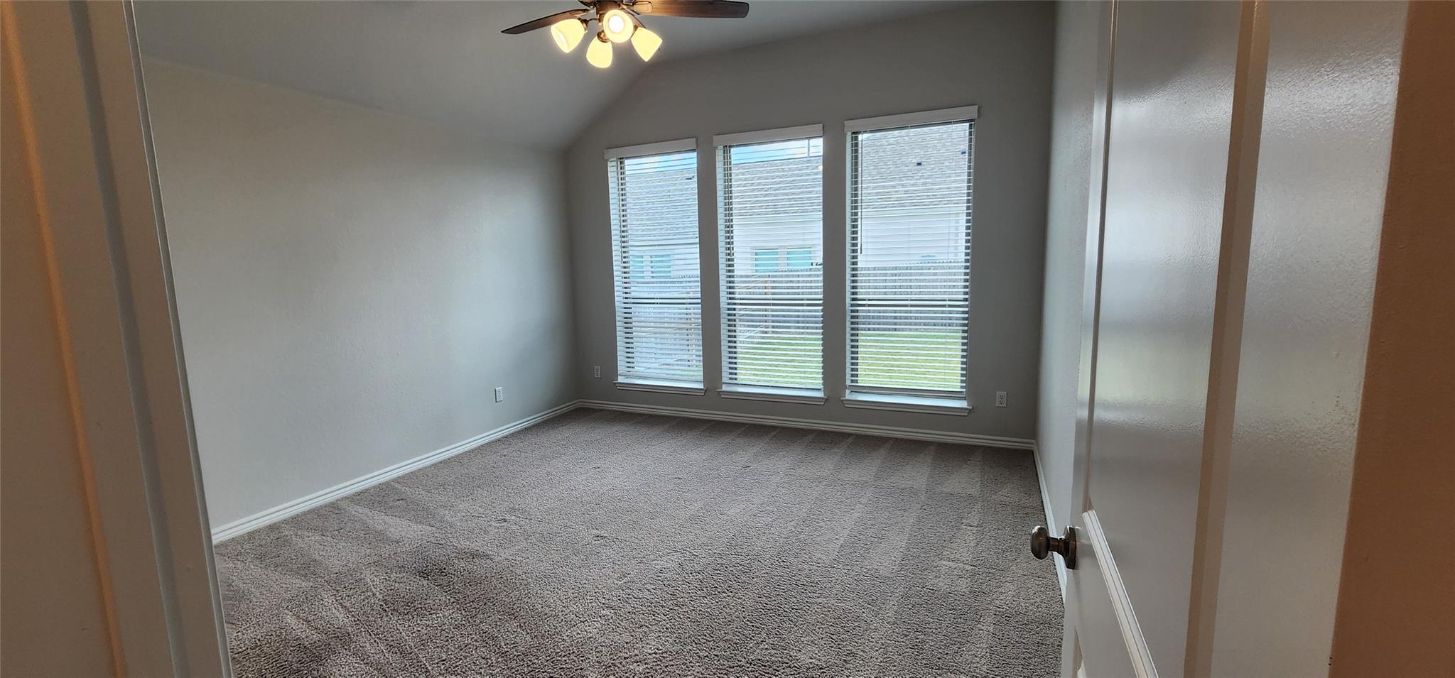 100 Los Olives Ln, Liberty Hill, TX 78642