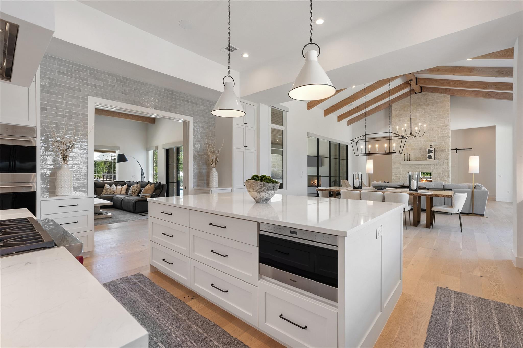 15236 Grumbles Ln, Austin, TX 78738