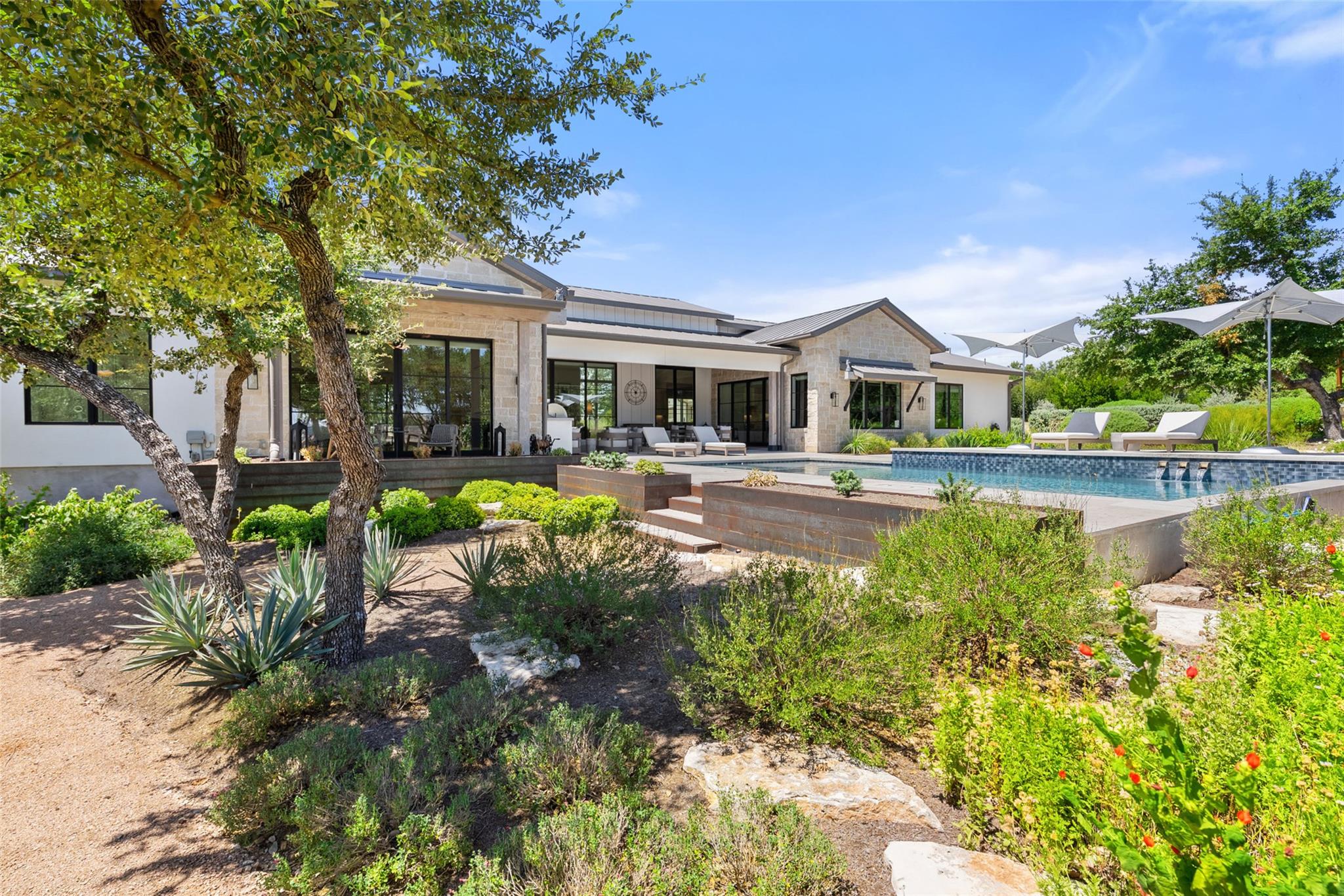 15236 Grumbles Ln, Austin, TX 78738