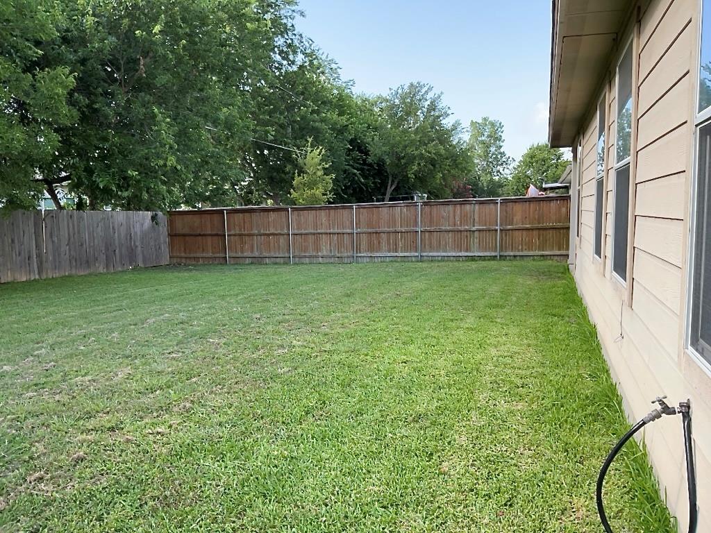 210 Delby St, Hutto, TX 78634