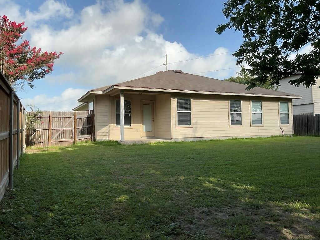210 Delby St, Hutto, TX 78634