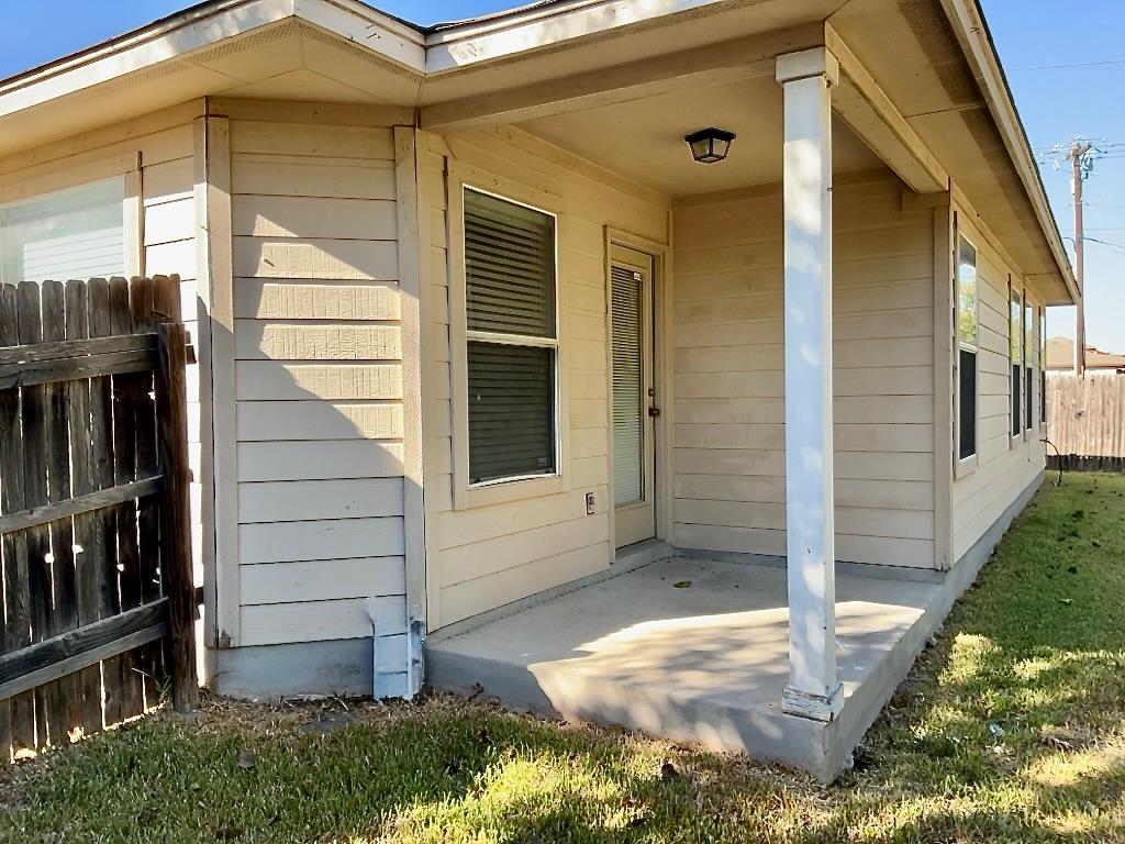 210 Delby St, Hutto, TX 78634