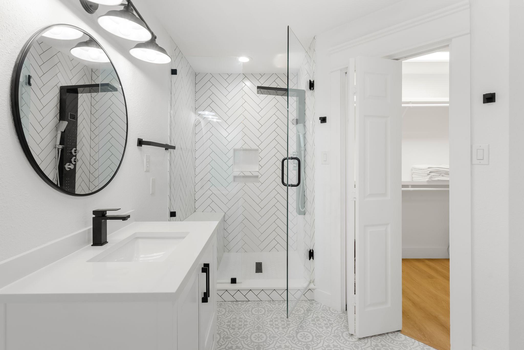 18300 West Rim Dr, Jonestown, TX 78645