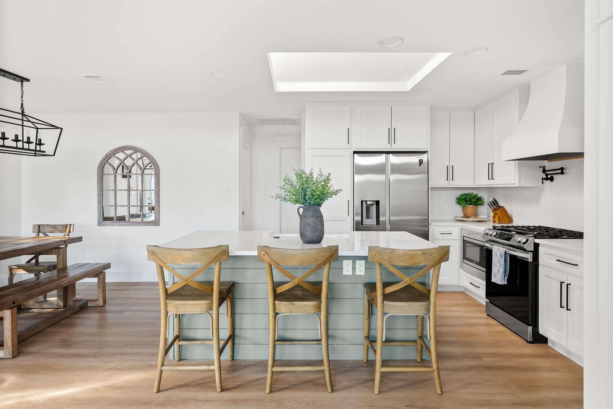 18300 West Rim Dr, Jonestown, TX 78645