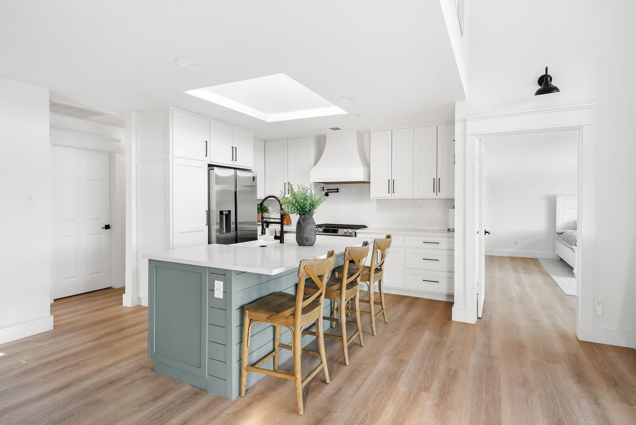 18300 West Rim Dr, Jonestown, TX 78645