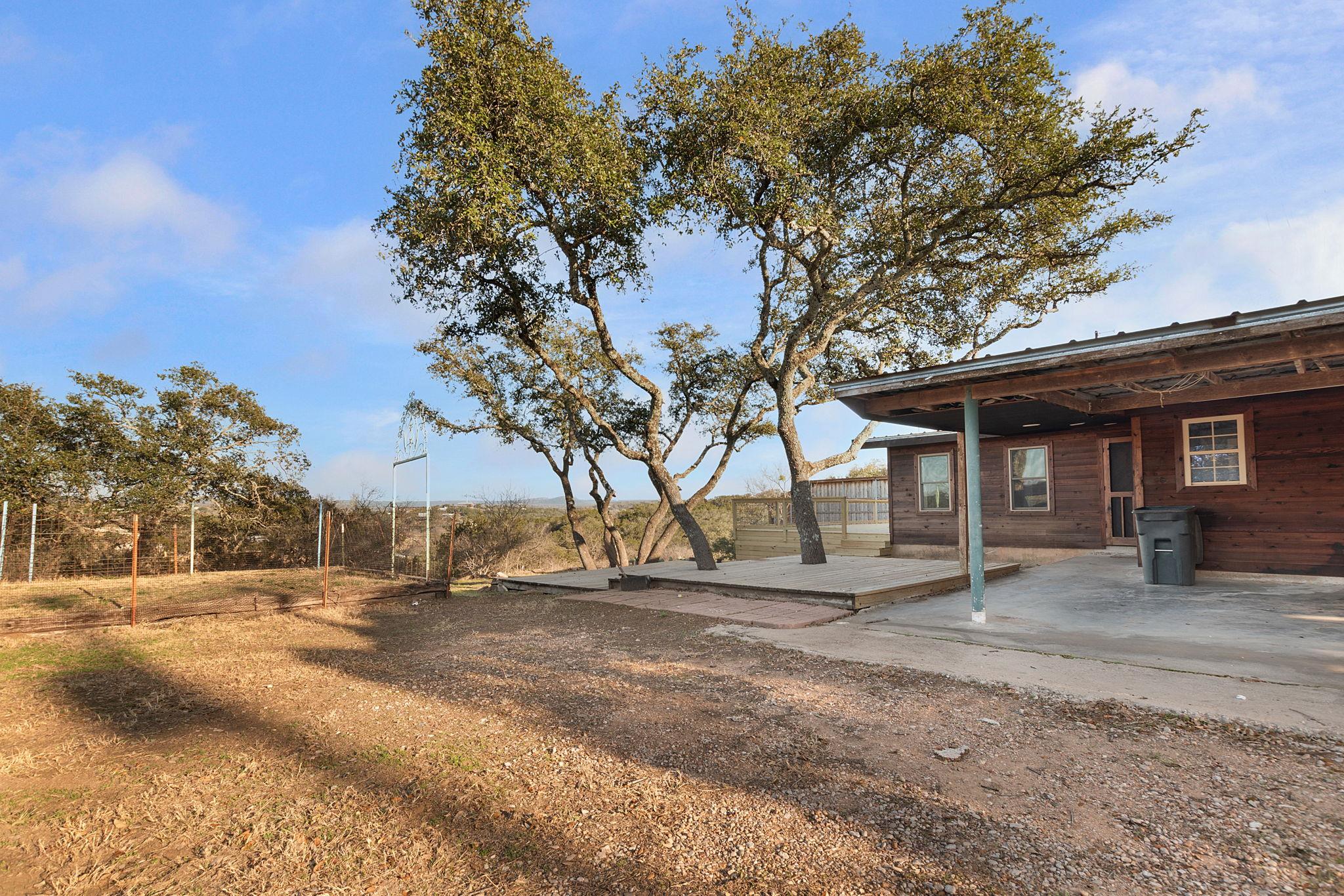 201 Acorn St, Burnet, TX 78611