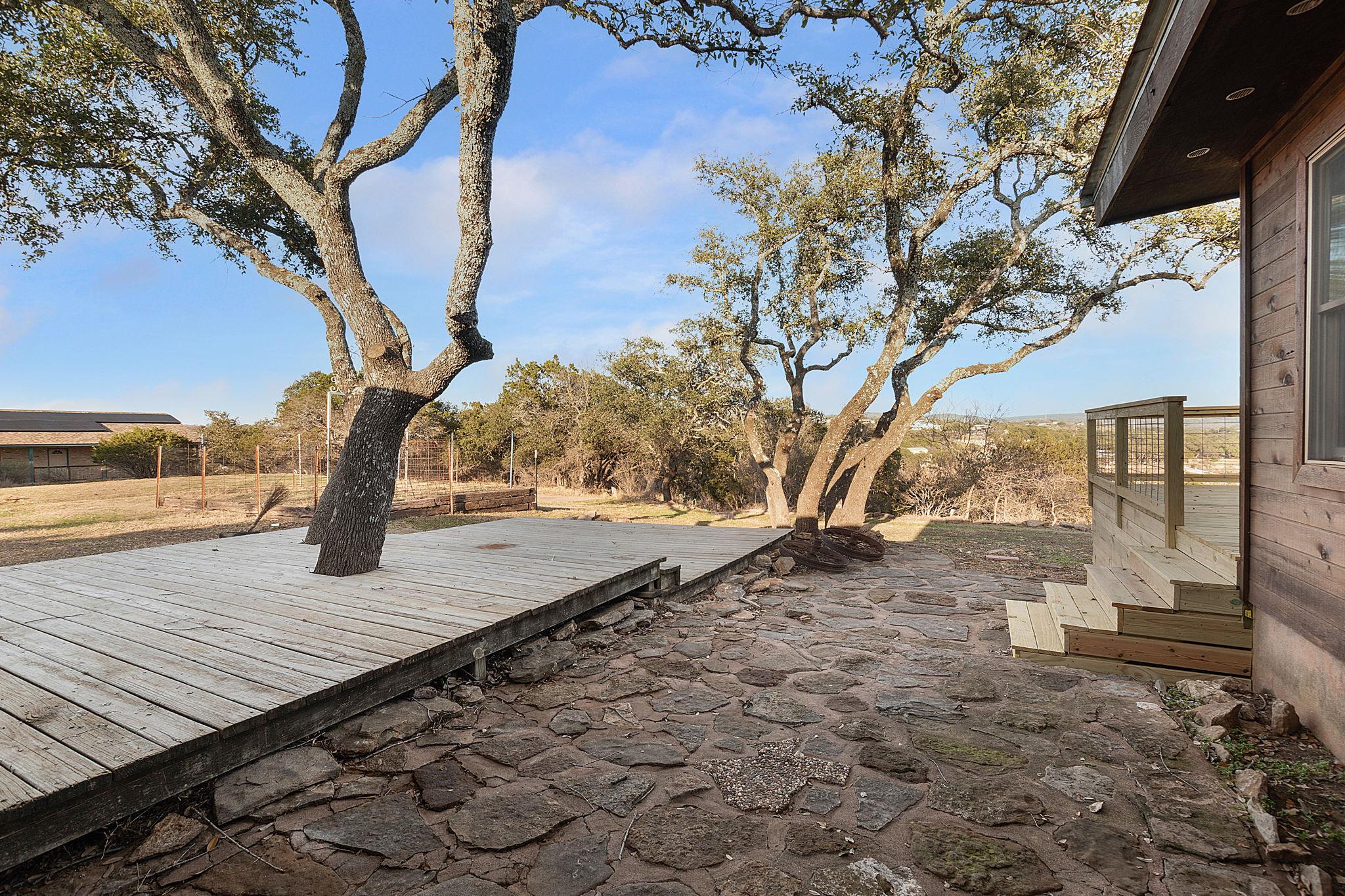 201 Acorn St, Burnet, TX 78611