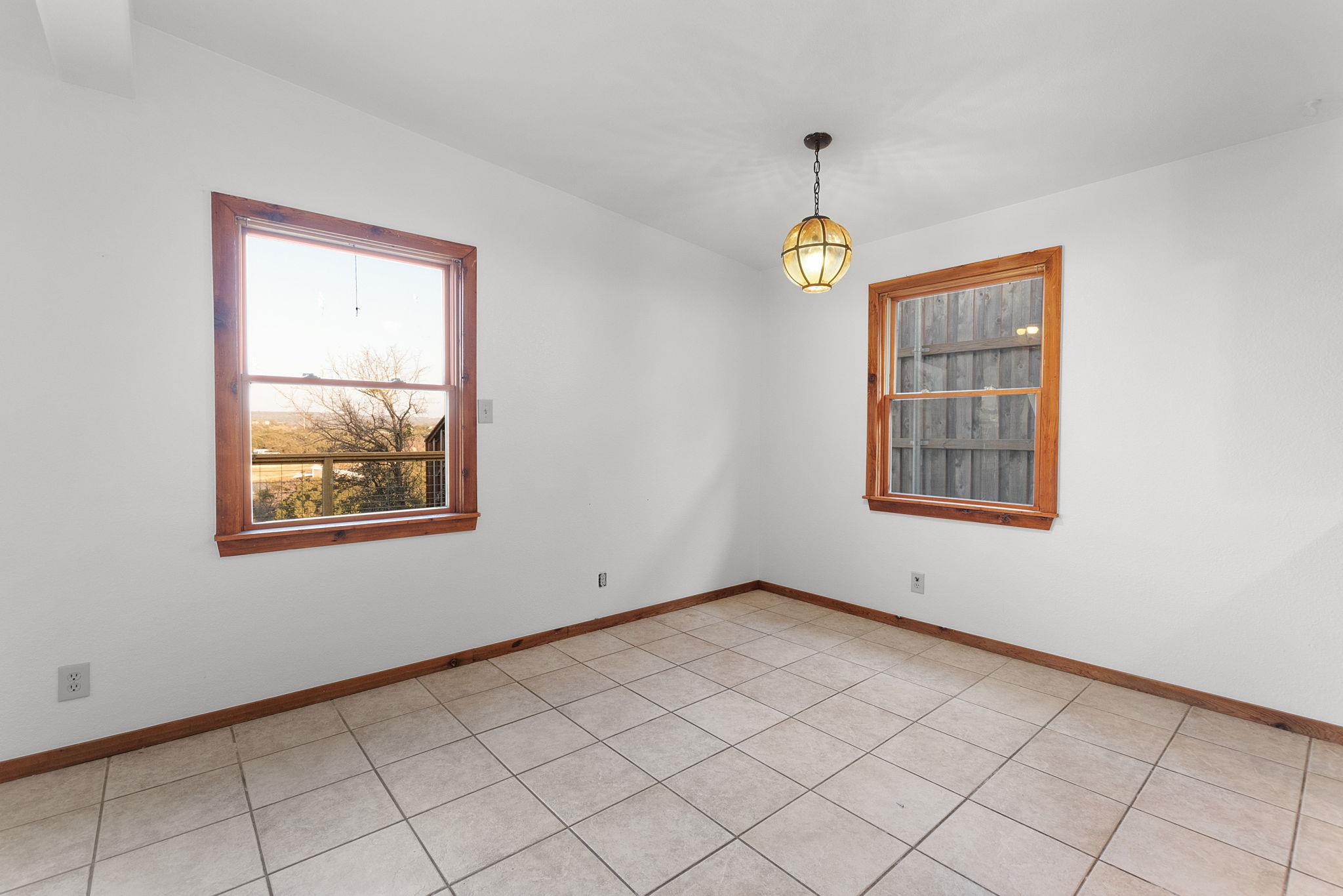 201 Acorn St, Burnet, TX 78611