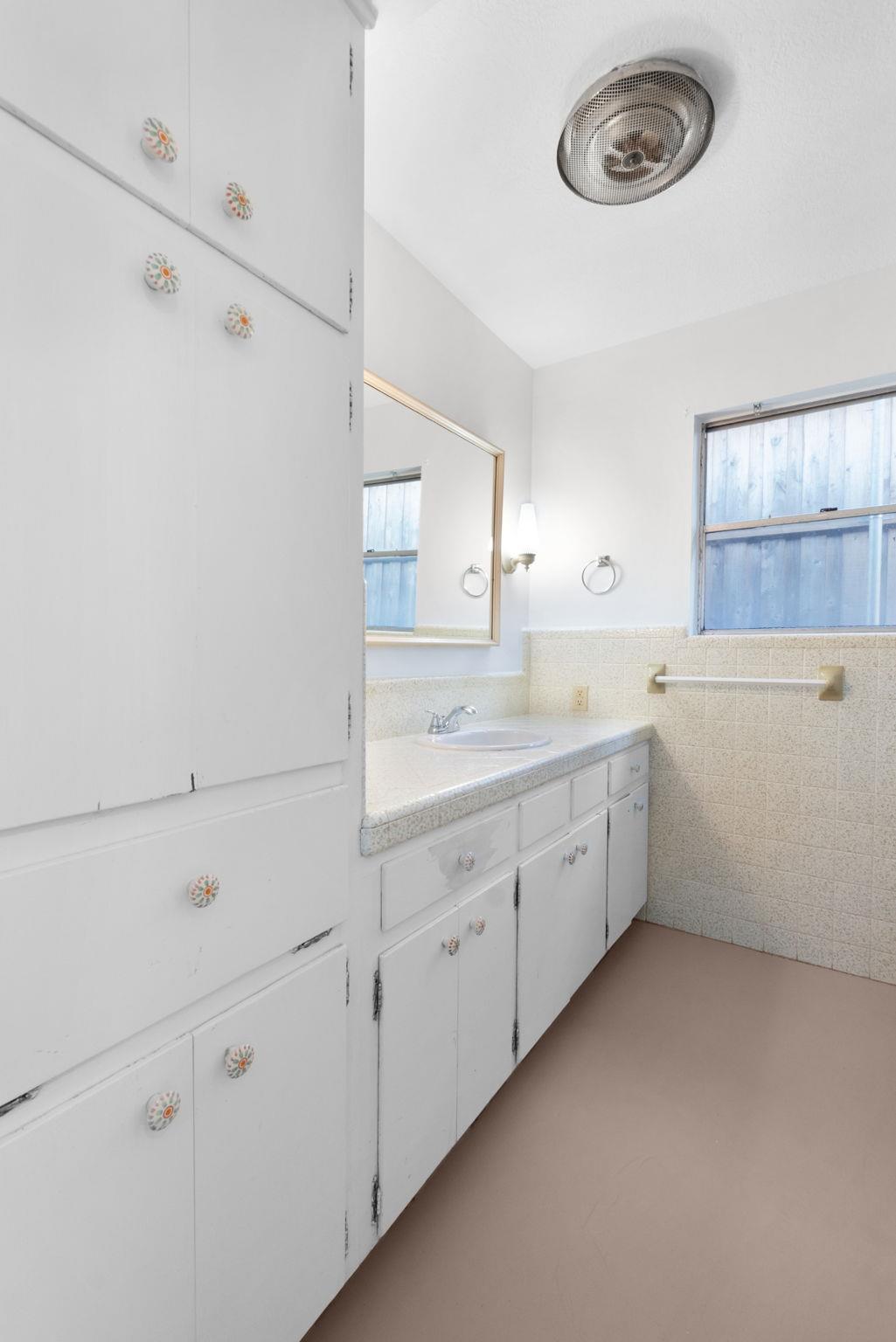 201 Acorn St, Burnet, TX 78611