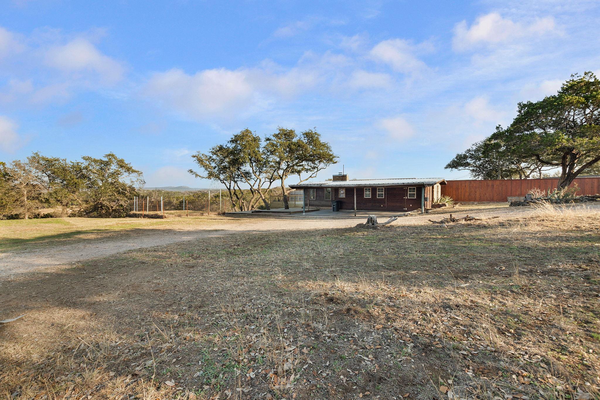 201 Acorn St, Burnet, TX 78611