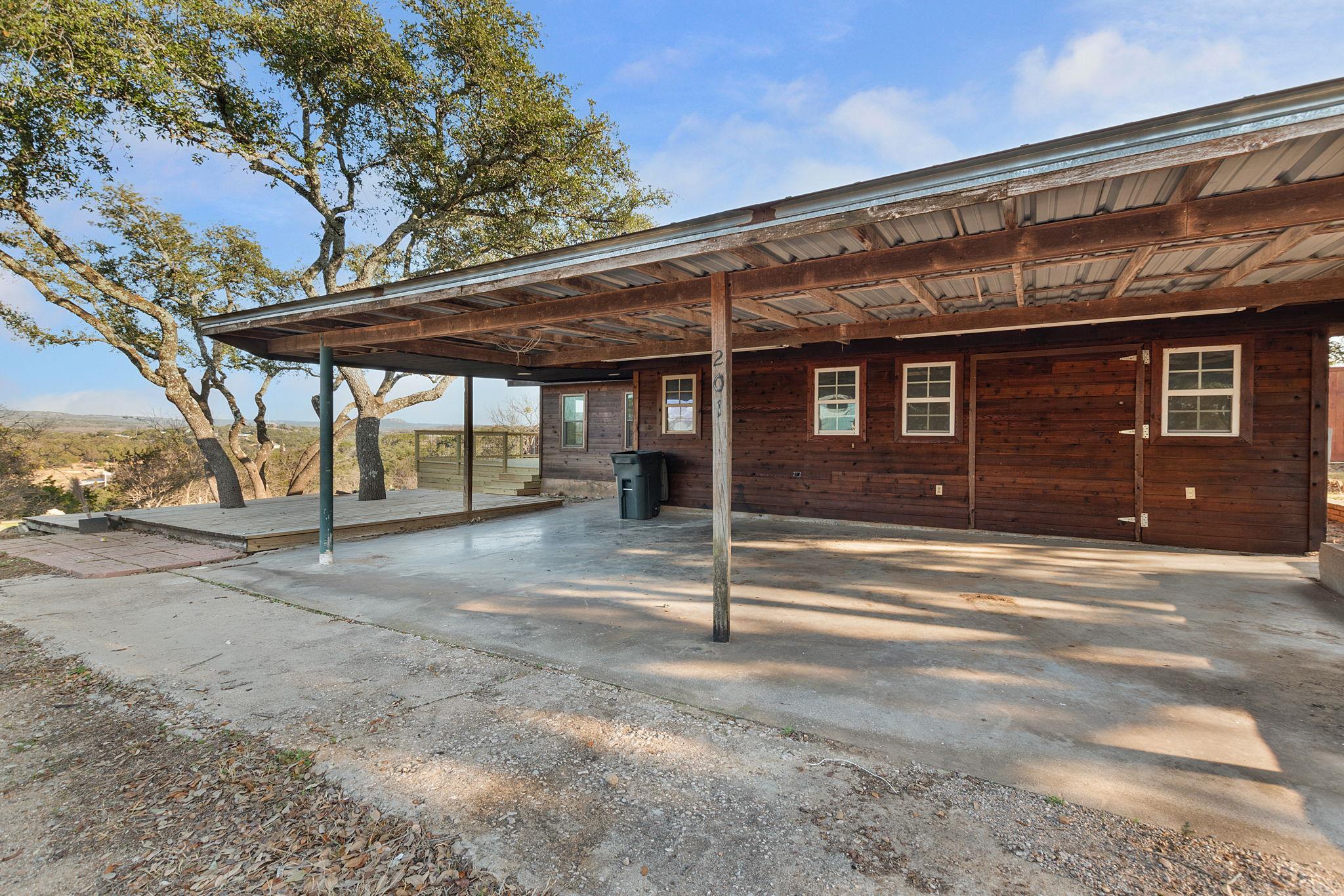 201 Acorn St, Burnet, TX 78611