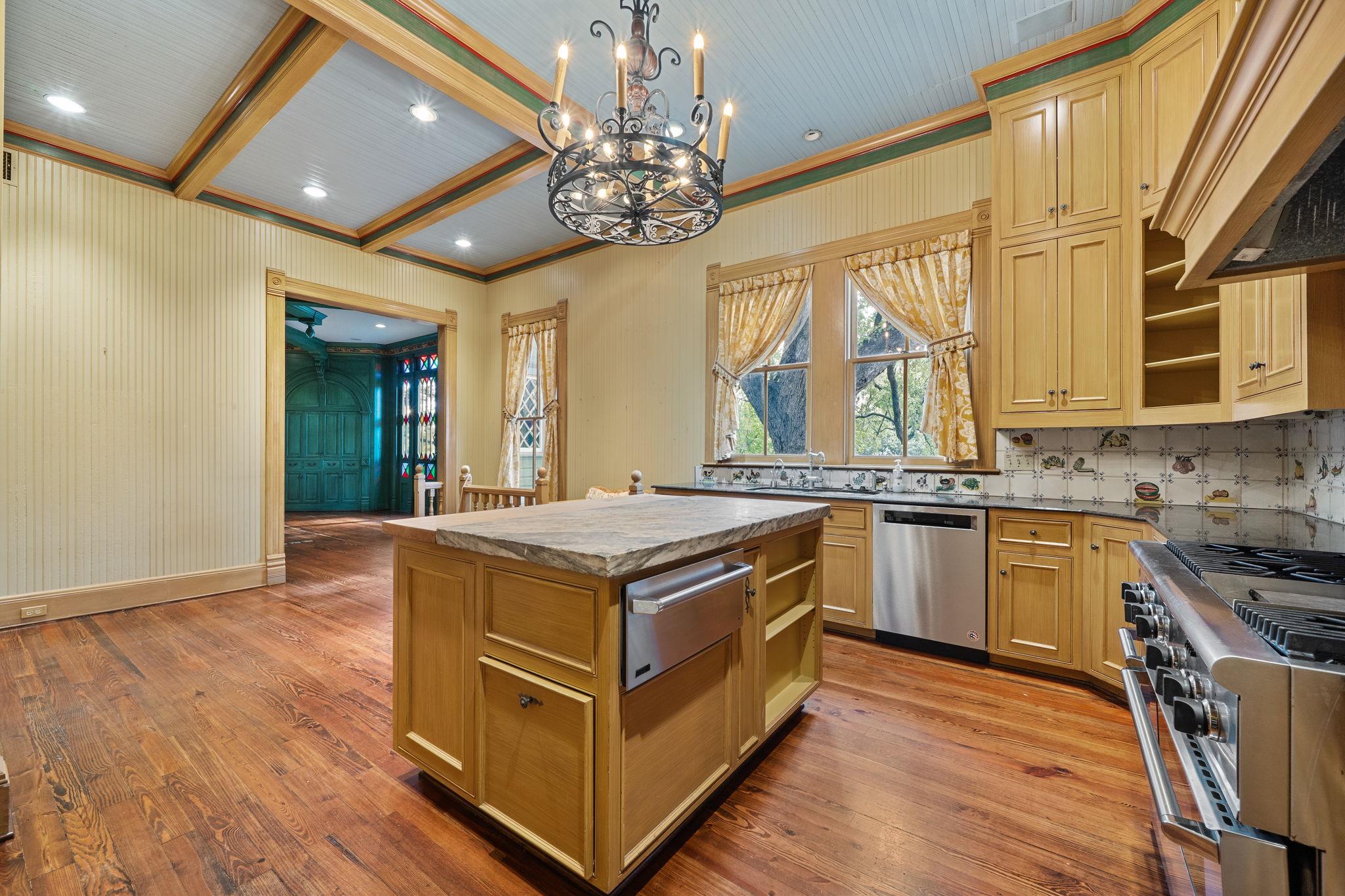 833 Belvin St, San Marcos, TX 78666