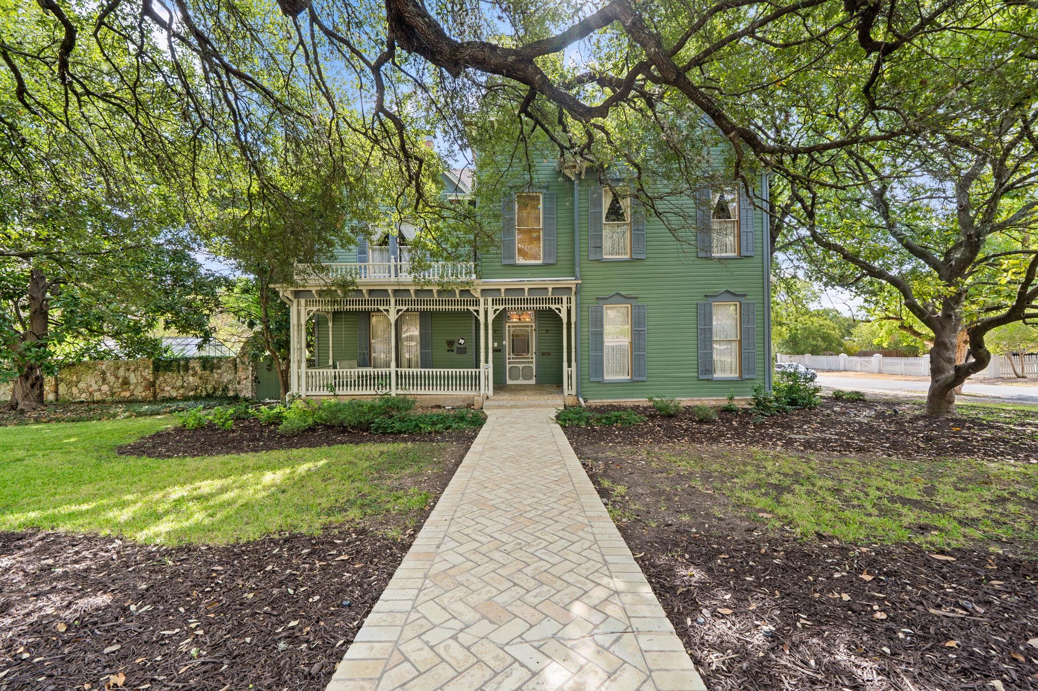 833 Belvin St, San Marcos, TX 78666