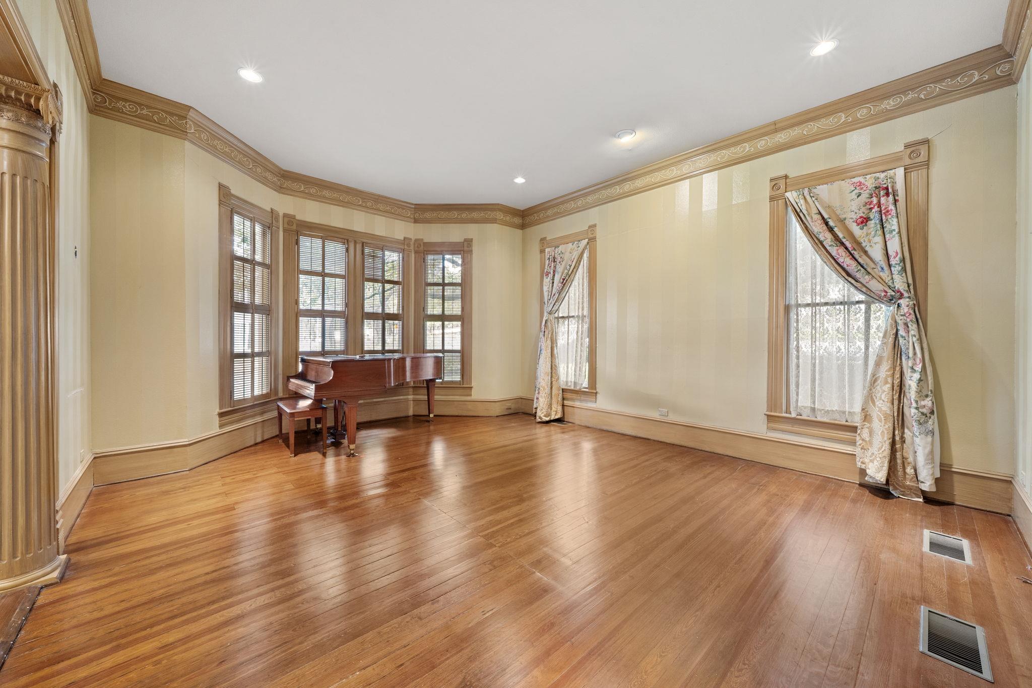 833 Belvin St, San Marcos, TX 78666