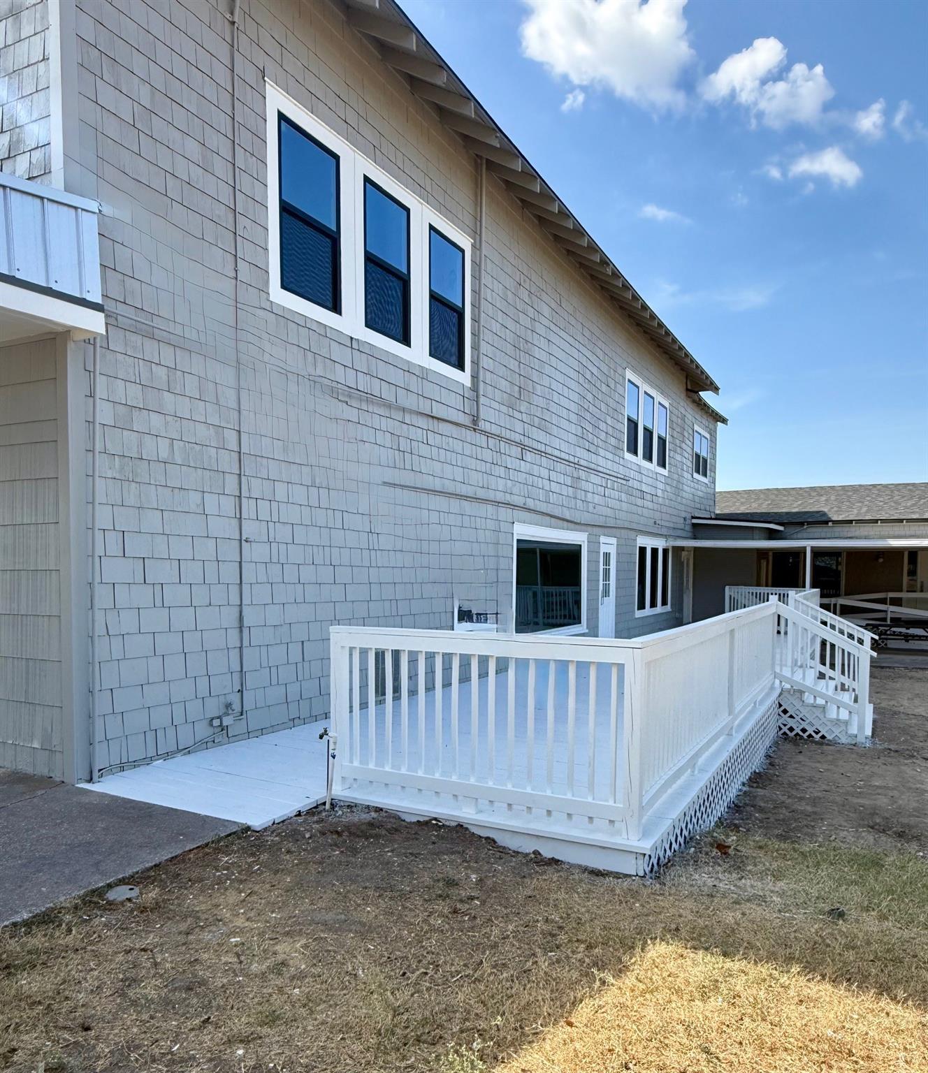 1102 Beech St, Taylor, TX 76574