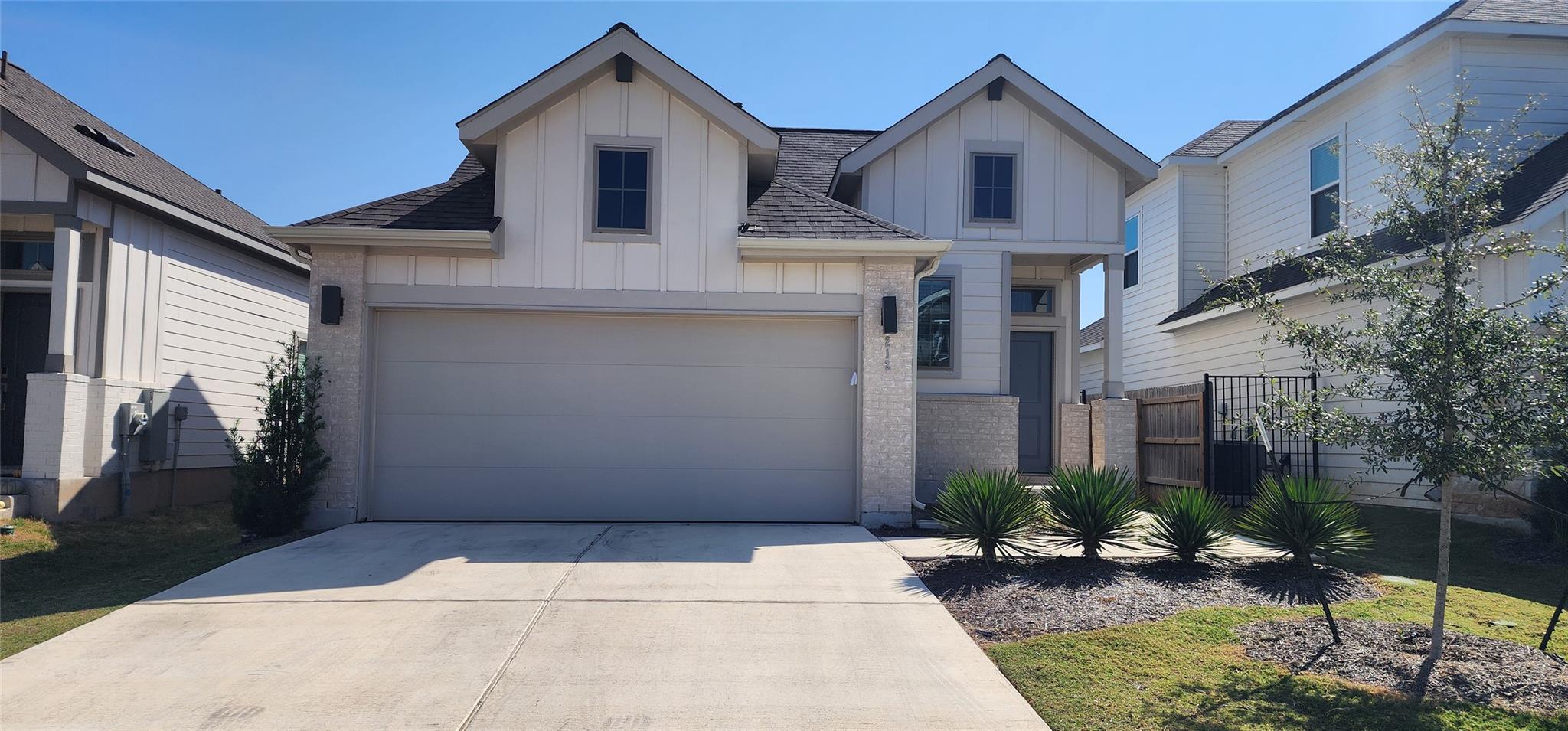 212 Los Olives Ln, Liberty Hill, TX 78642