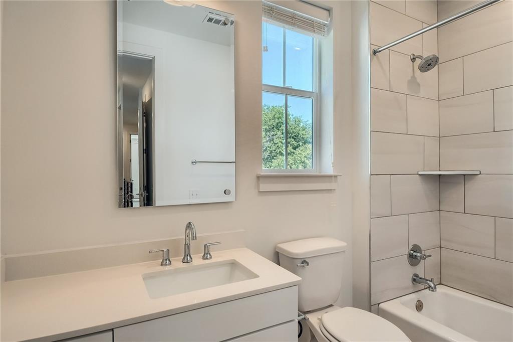 2624 Metcalfe Rd # 7, Austin, TX 78741