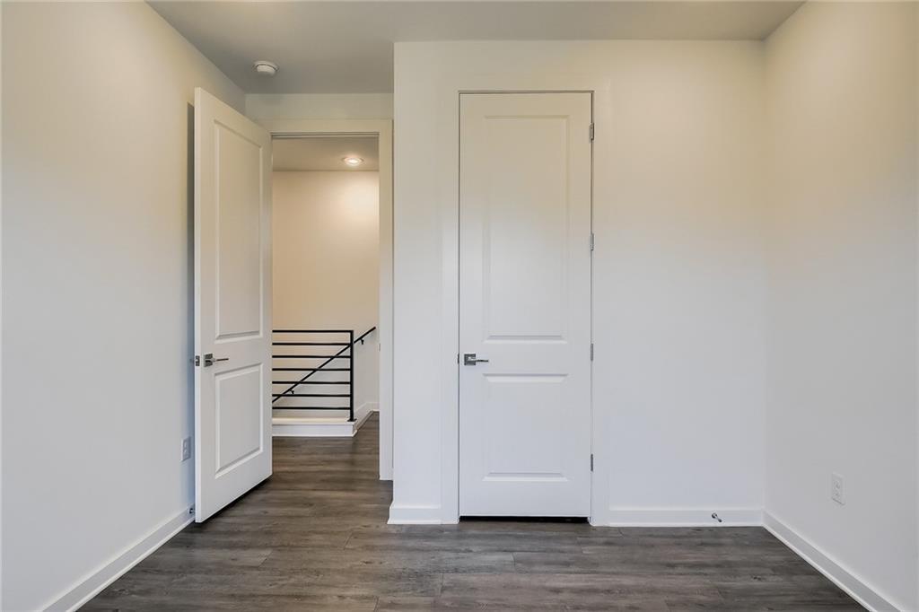 2624 Metcalfe Rd # 7, Austin, TX 78741