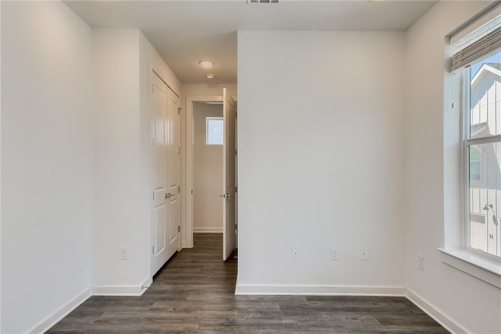 2624 Metcalfe Rd # 7, Austin, TX 78741