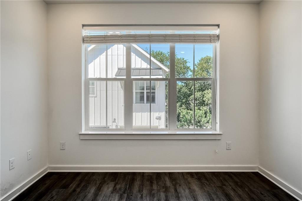 2624 Metcalfe Rd # 7, Austin, TX 78741