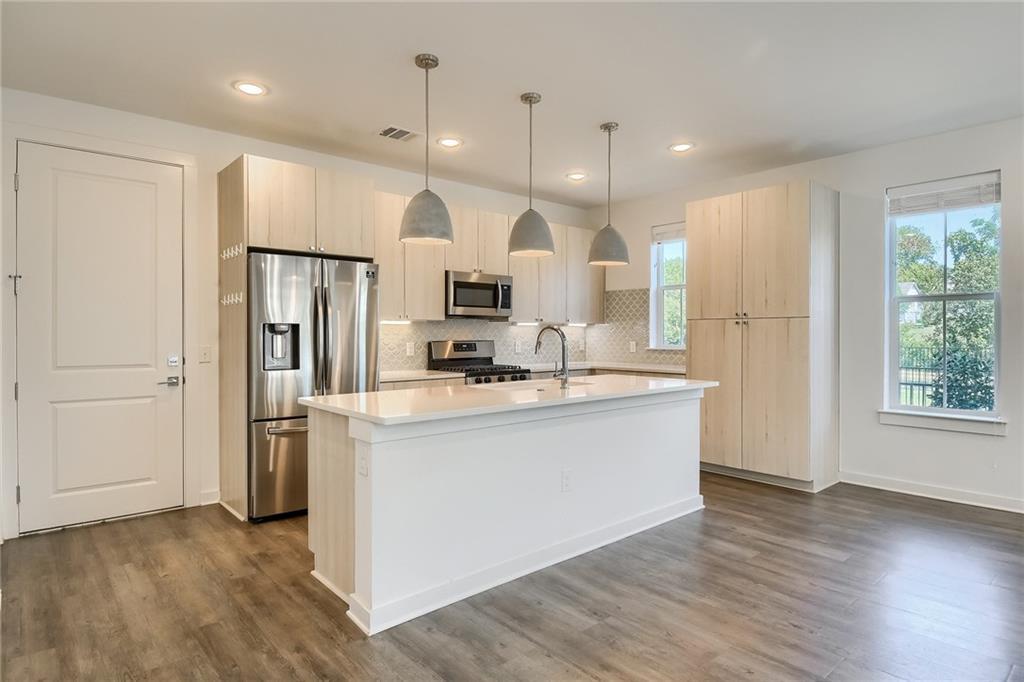 2624 Metcalfe Rd # 7, Austin, TX 78741