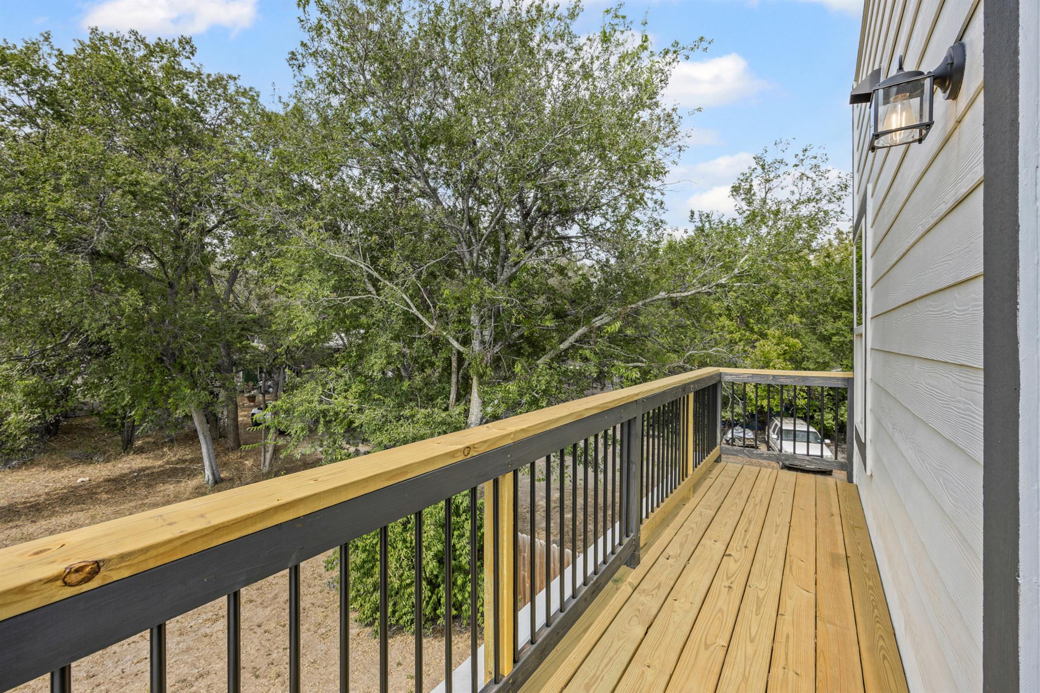 813 Chihuahua St, Lockhart, TX 78644