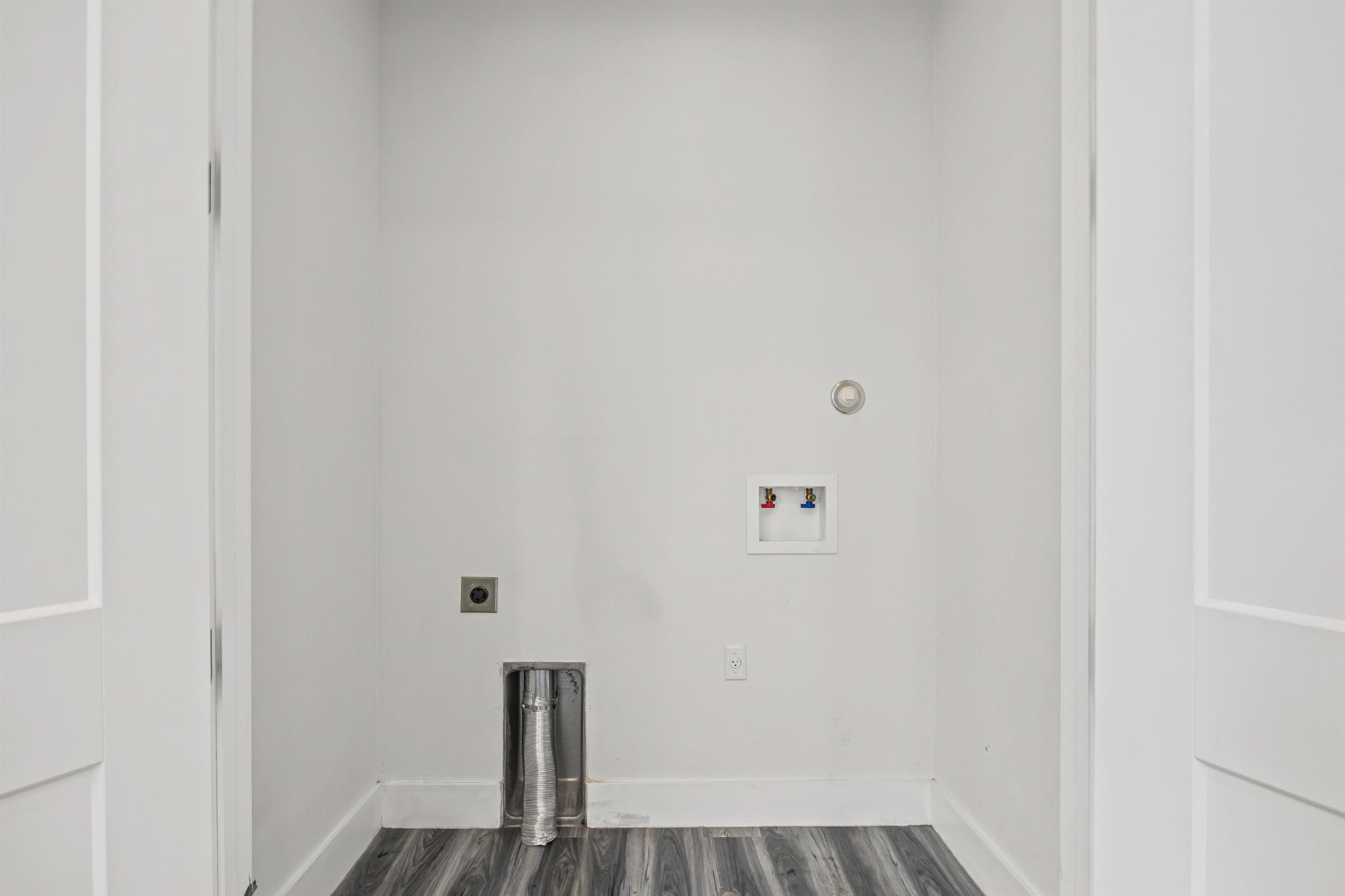 813 Chihuahua St, Lockhart, TX 78644