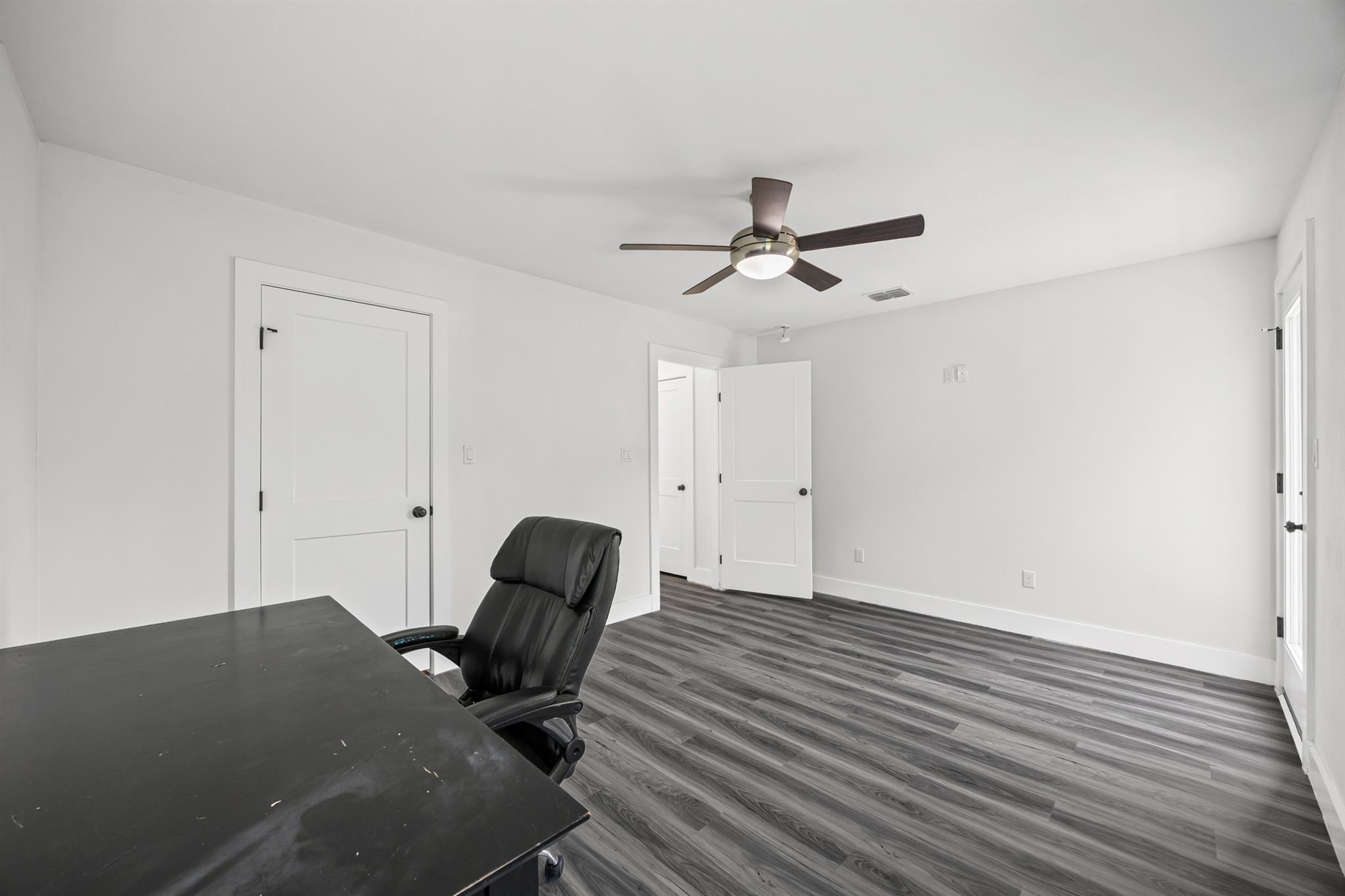 813 Chihuahua St, Lockhart, TX 78644