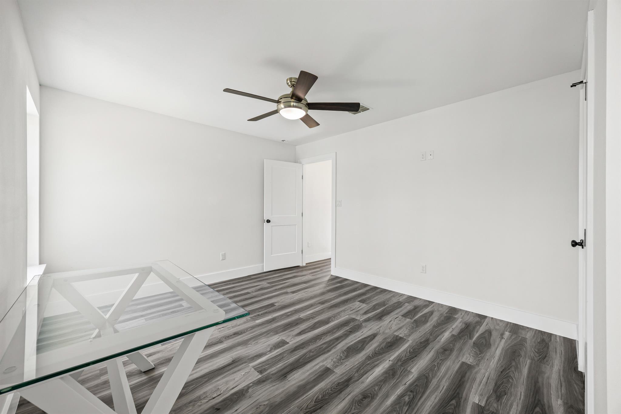 813 Chihuahua St, Lockhart, TX 78644