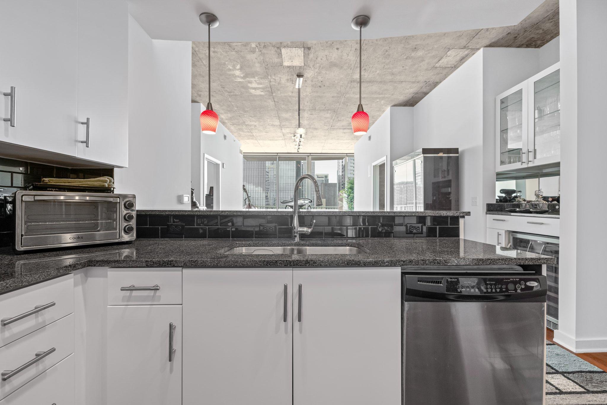 360 Nueces St # 2105, Austin, TX 78701