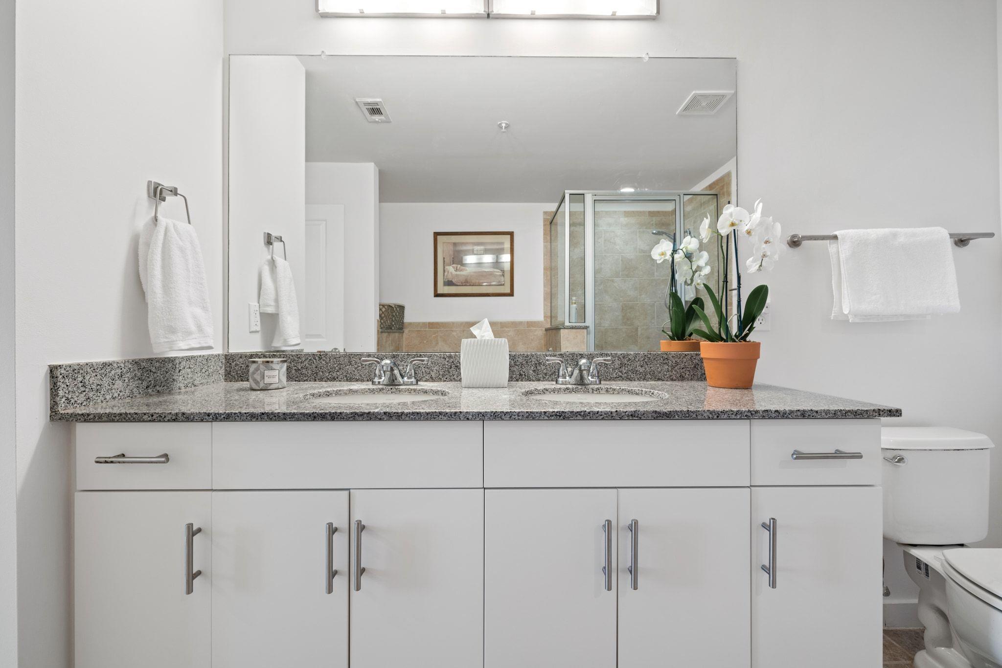 360 Nueces St # 2105, Austin, TX 78701