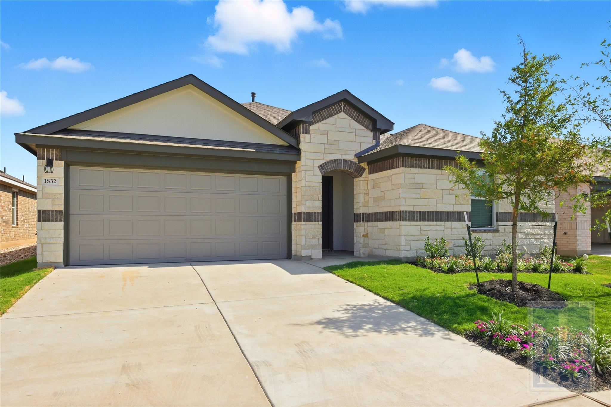 1832 Buntline Hitch Dr, Leander, TX 78641