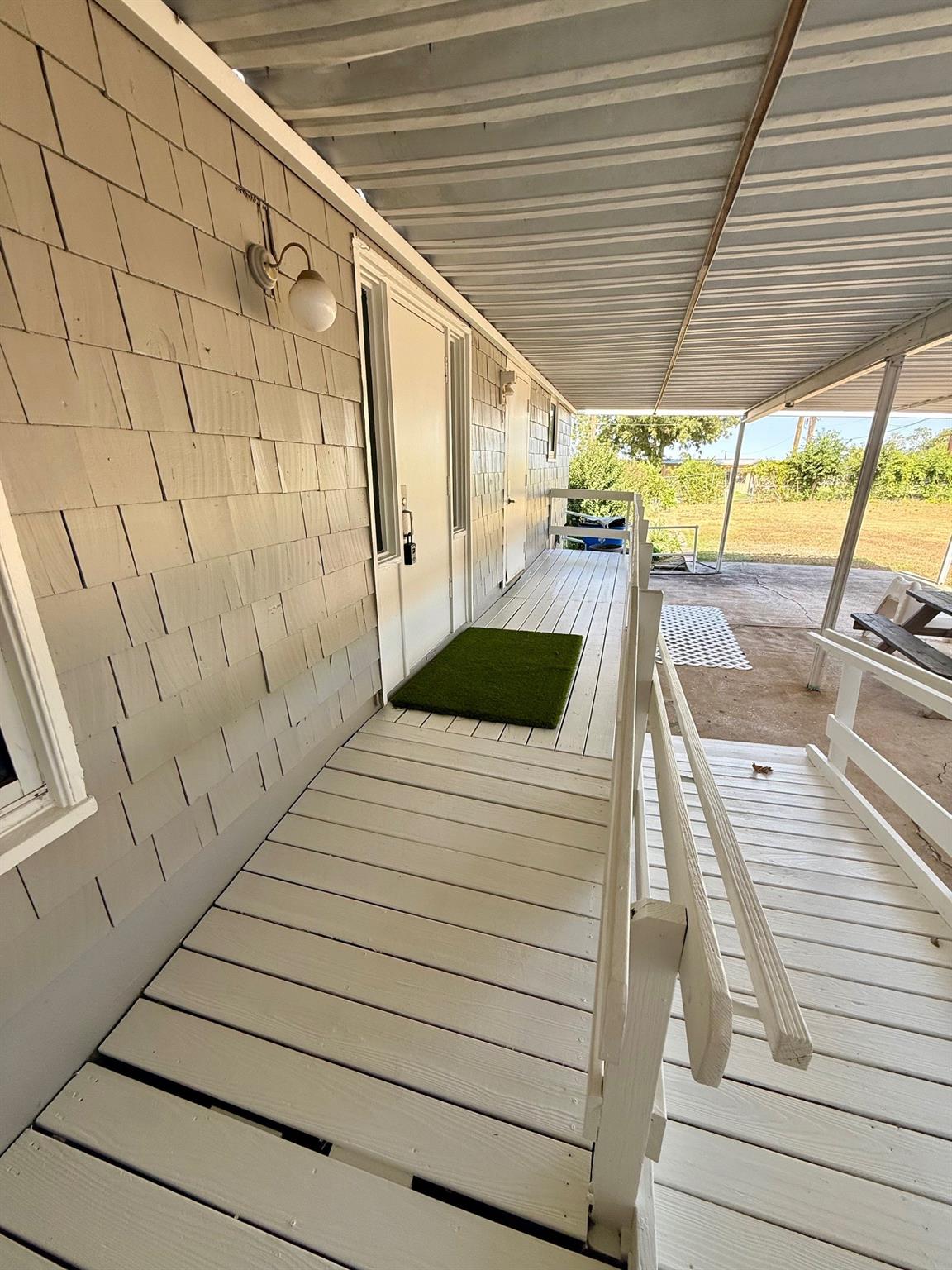 1102 Beech St, Taylor, TX 76574