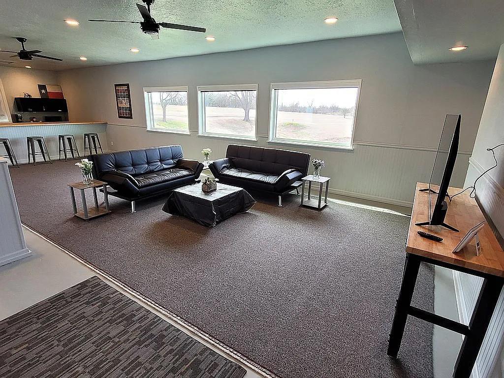 1102 Beech St, Taylor, TX 76574