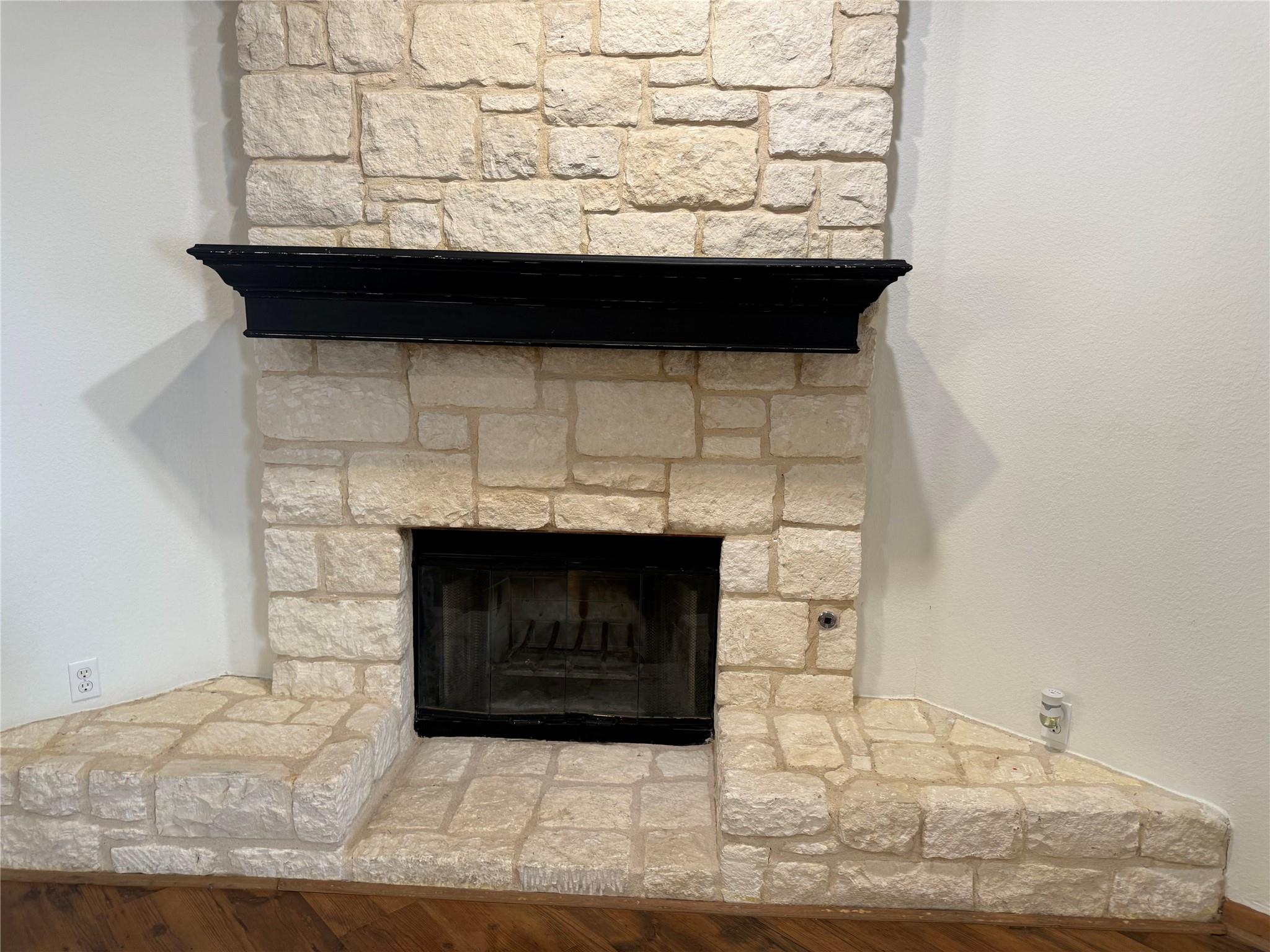 808 Sunflower Dr, Pflugerville, TX 78660