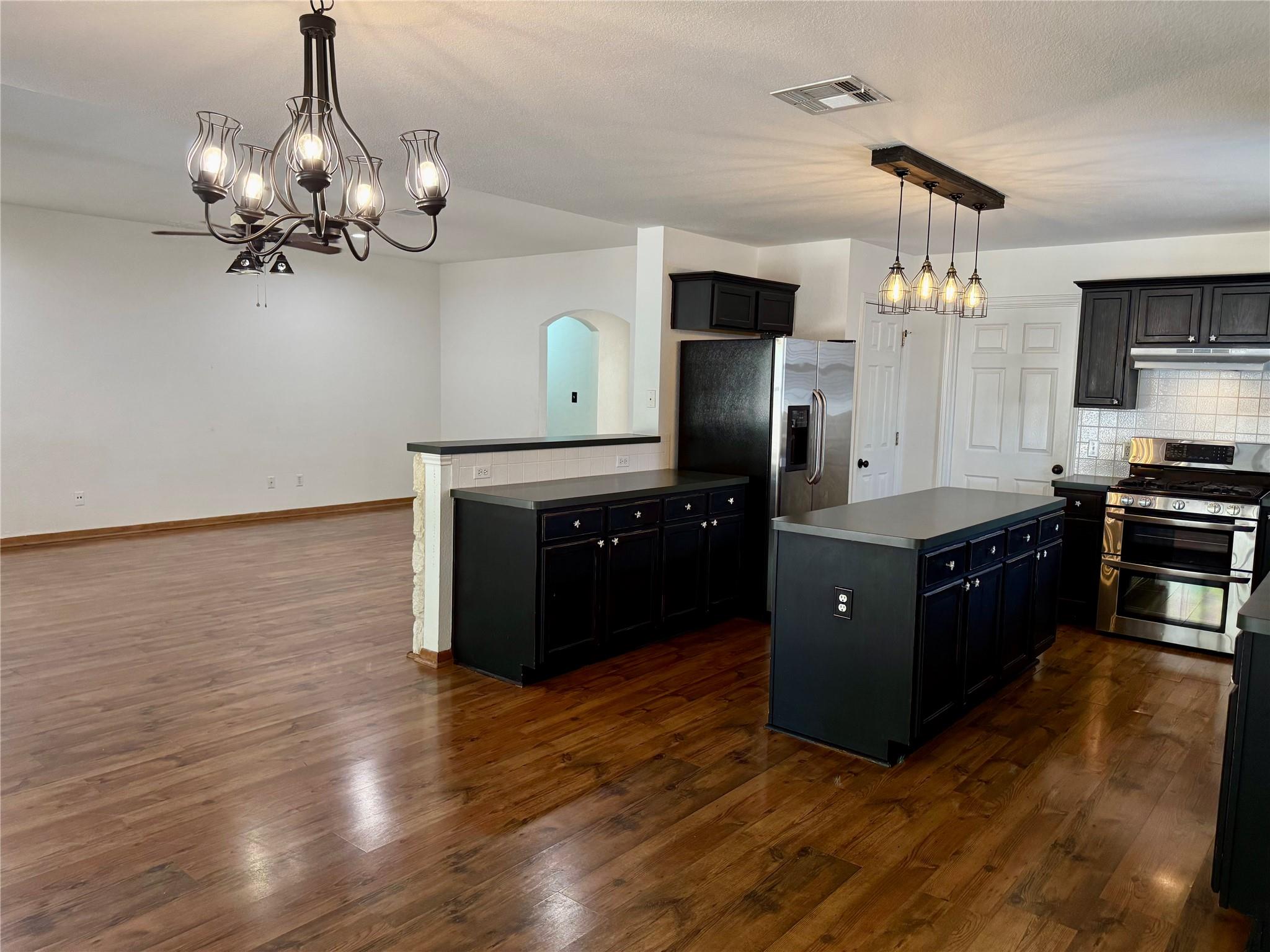 808 Sunflower Dr, Pflugerville, TX 78660