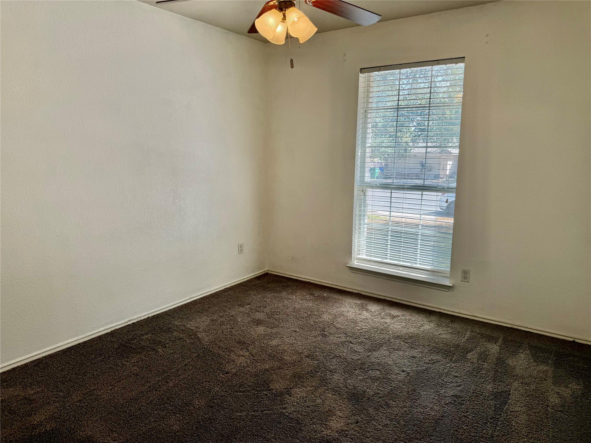 808 Sunflower Dr, Pflugerville, TX 78660