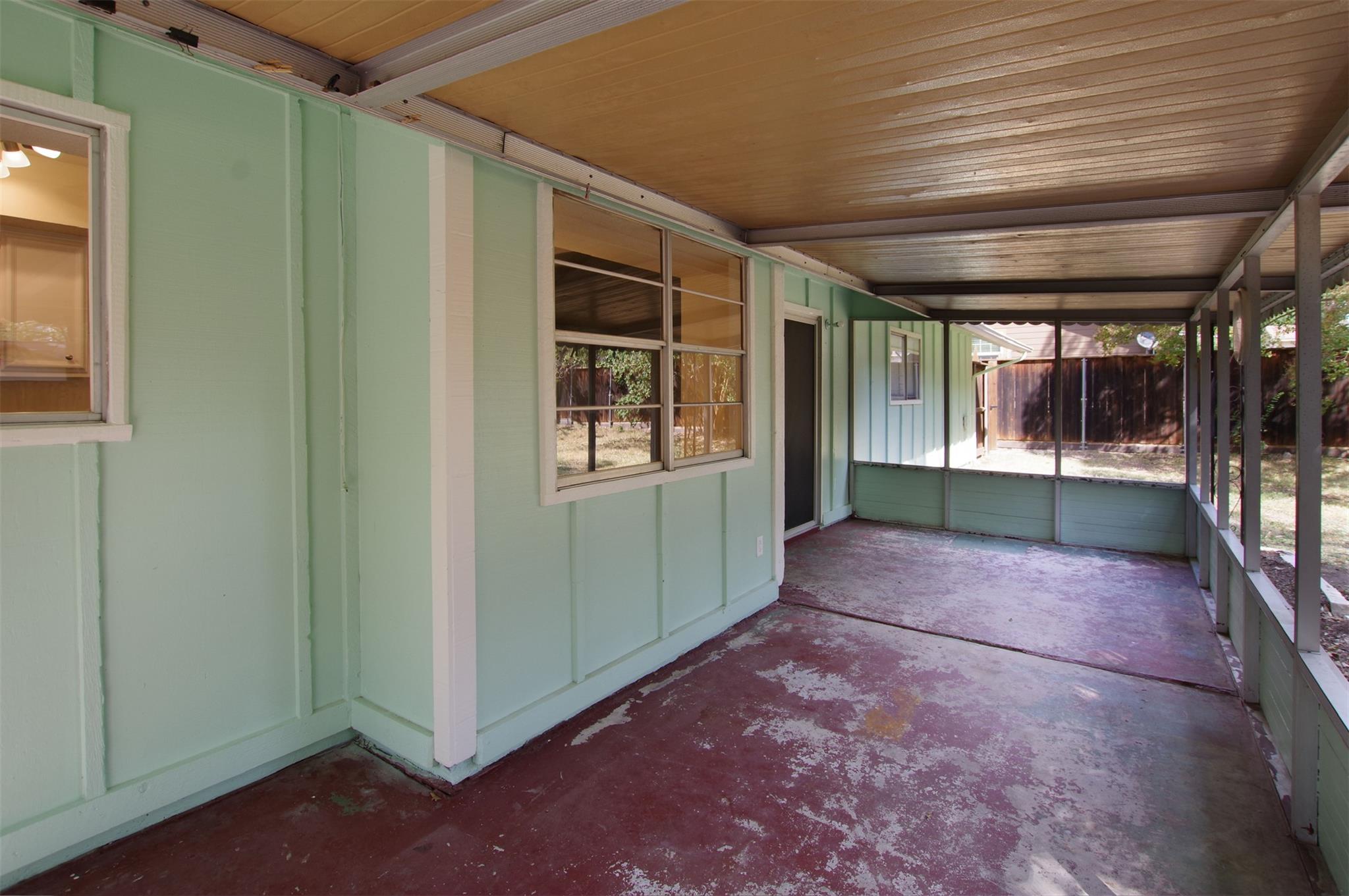 9801 Ochiltree Dr, Austin, TX 78753