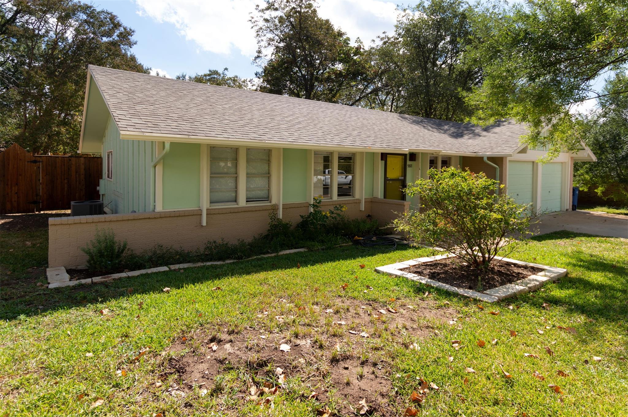 9801 Ochiltree Dr, Austin, TX 78753