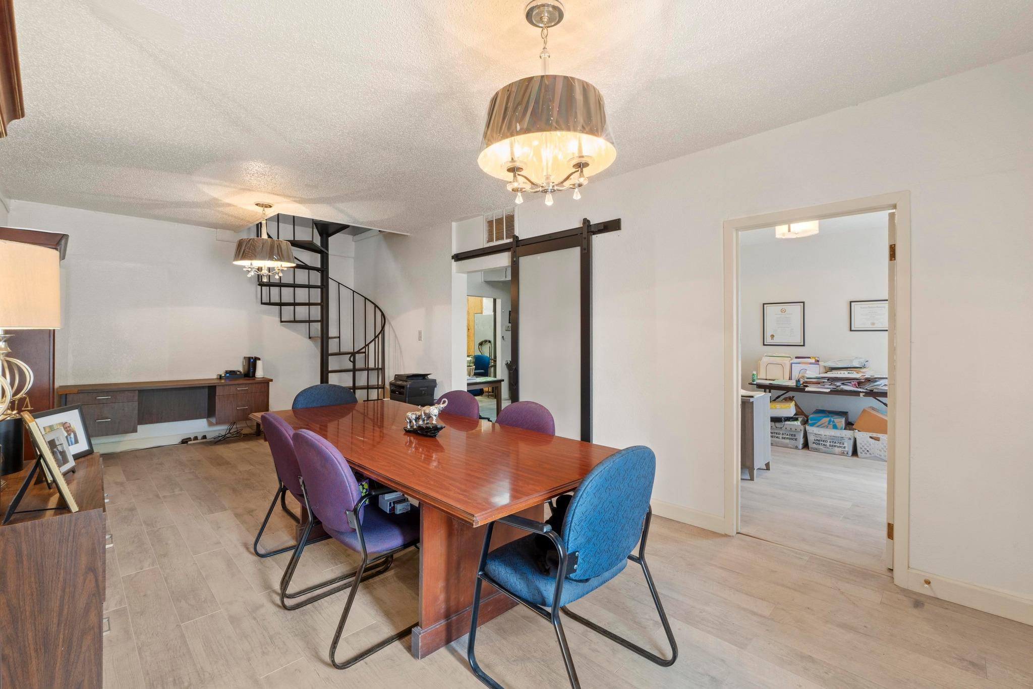 2117 E Cesar Chavez St, Austin, TX 78702