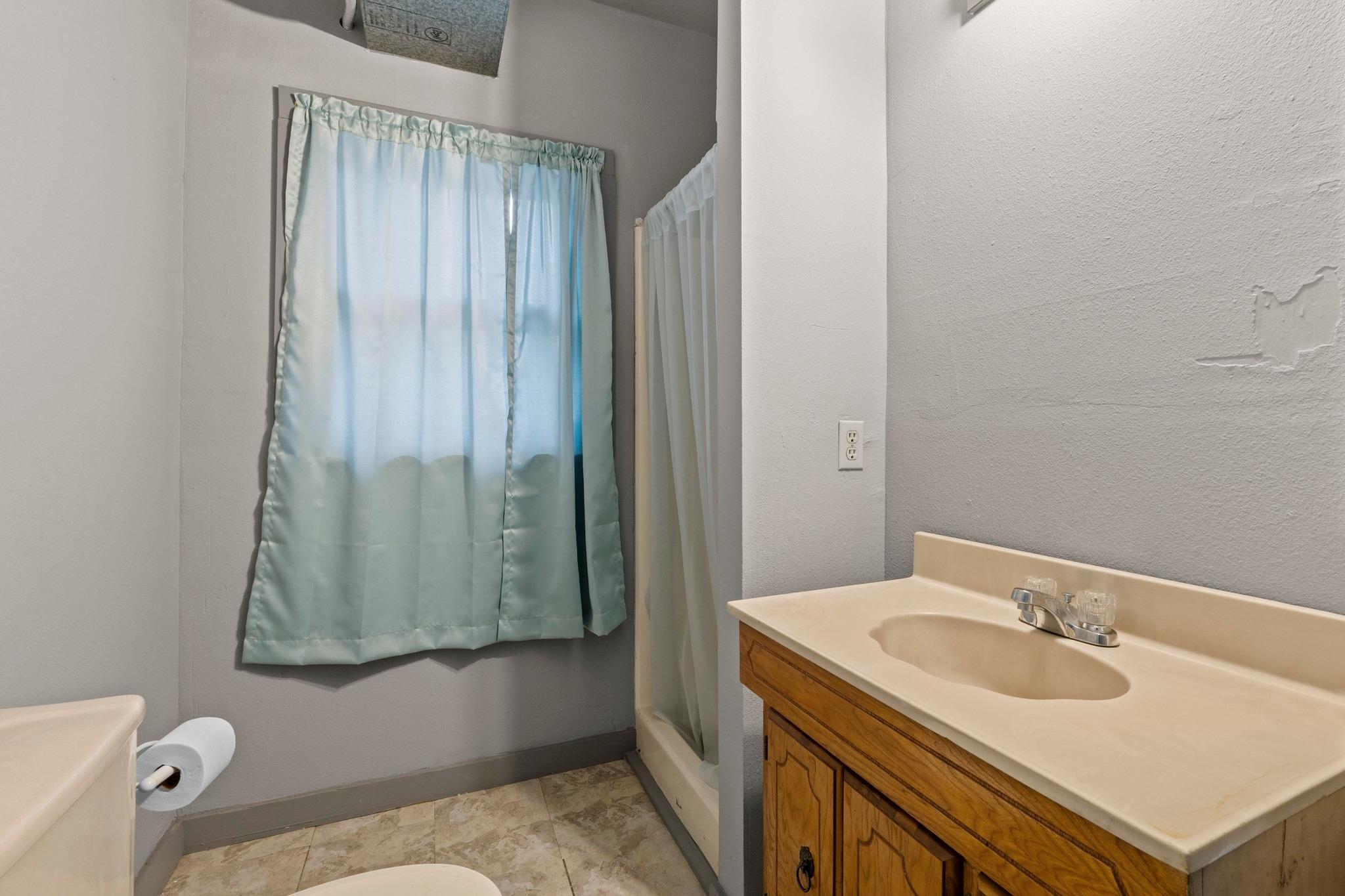 2117 E Cesar Chavez St, Austin, TX 78702