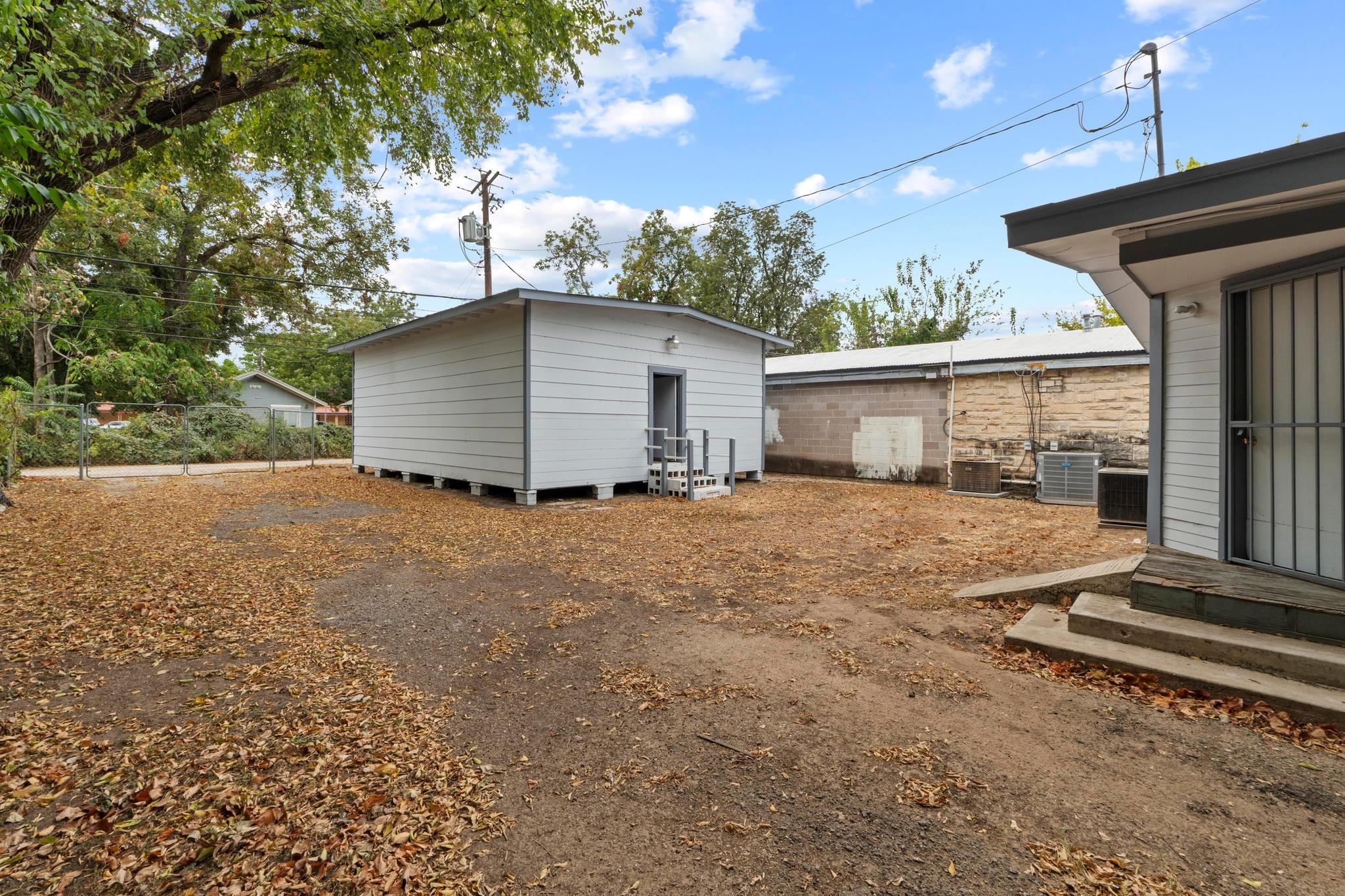 2117 E Cesar Chavez St, Austin, TX 78702