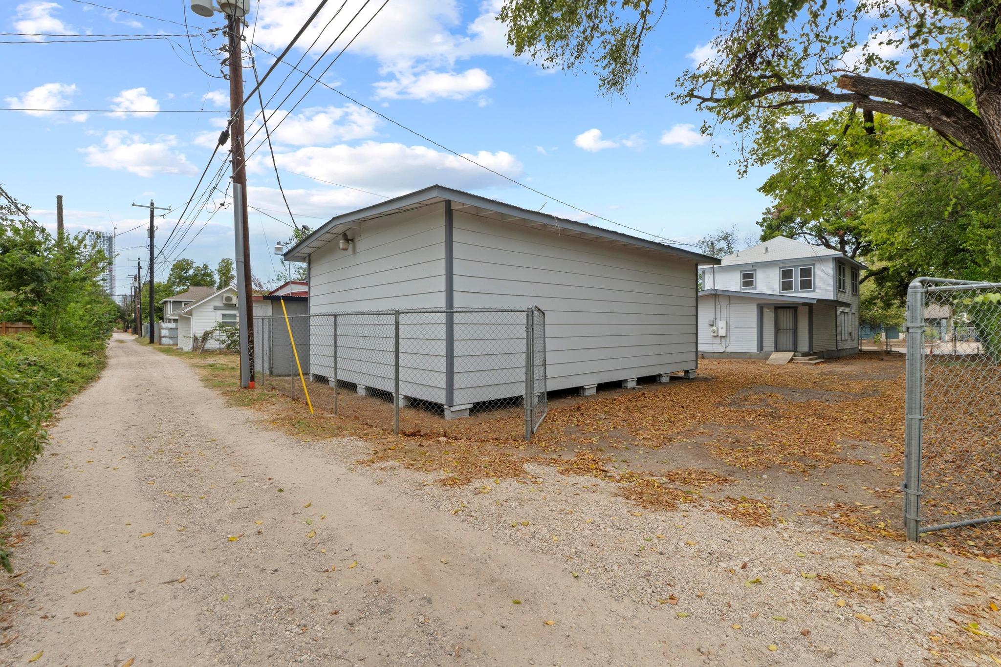 2117 E Cesar Chavez St, Austin, TX 78702