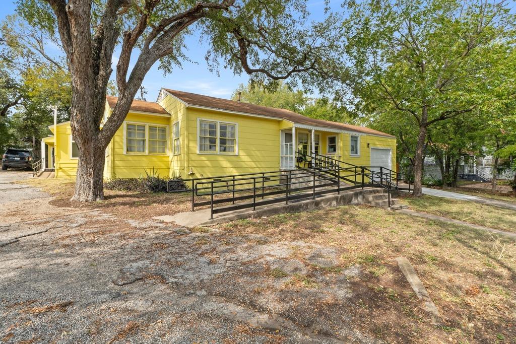 2710 Manor Rd, Austin, TX 78722